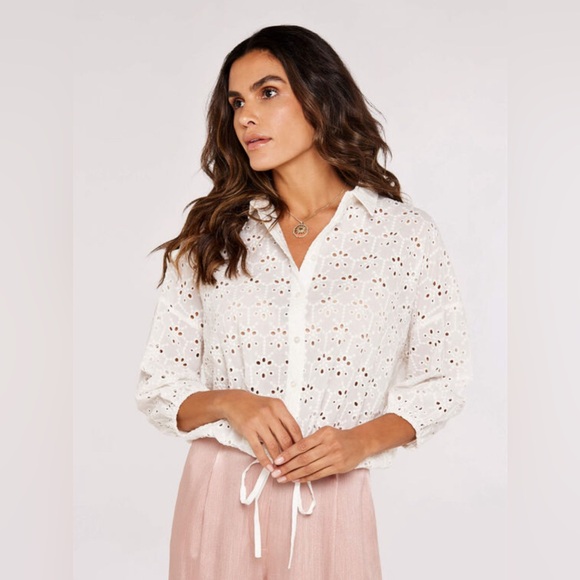 SO ♥️! Apricot - Broderie Anglaise Shirt - Picture 2 of 5